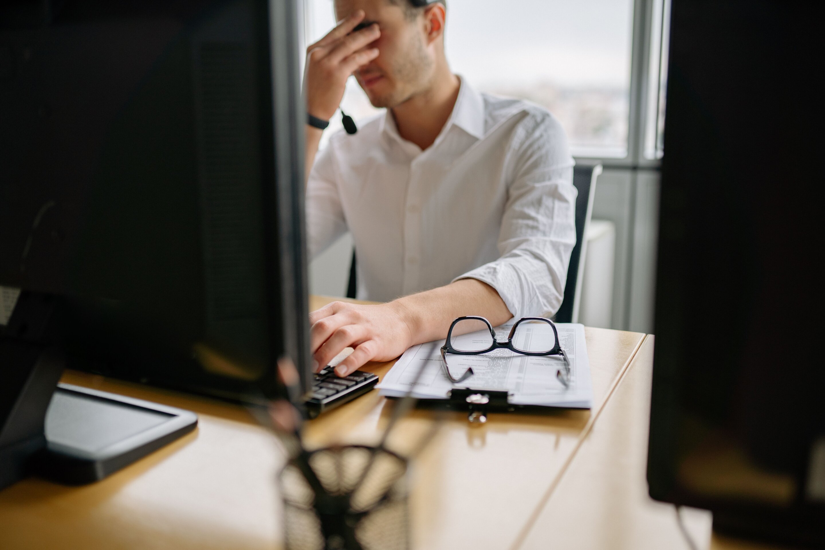 Workers who fear AI replacement show worse workplace behavior