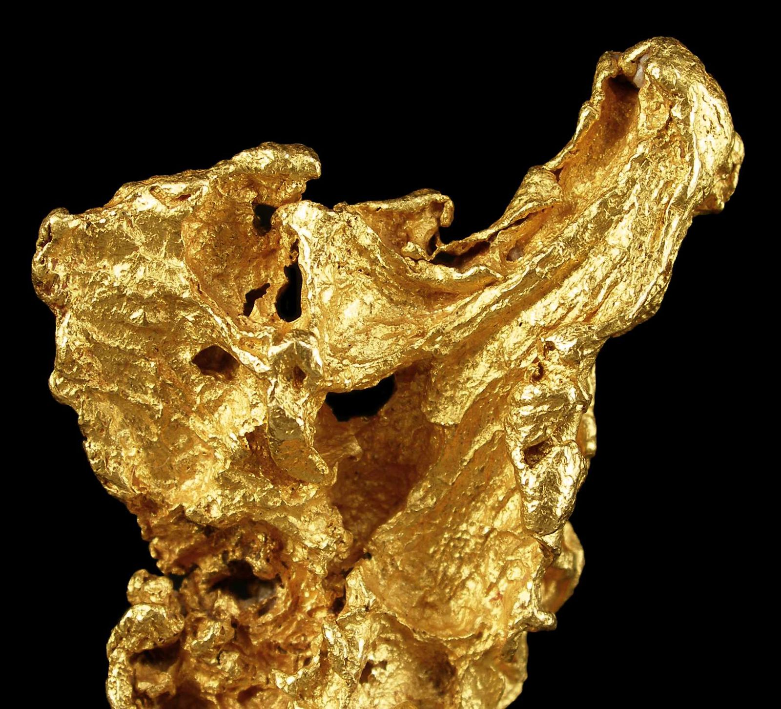 Glittering Gold Can Stay Shiny for Centuries. Scientists Say They've Figured Out Why the Precious Metal Is So Resistant to Tarnishing