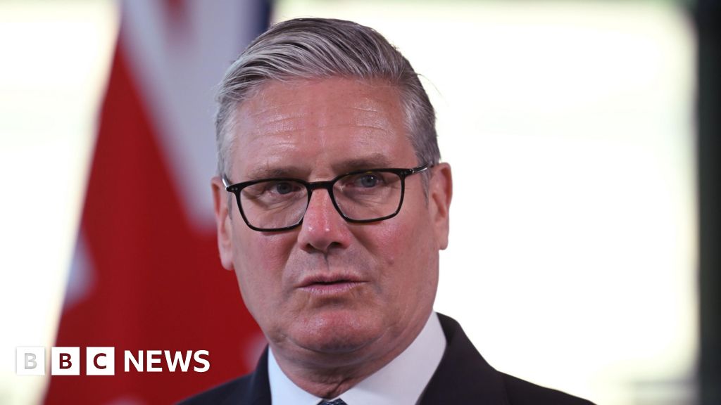 'Beleaguered and bereft' - Mandelson messages reveal criticism of No 10