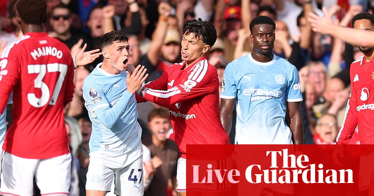 Manchester United v Manchester City: Premier League – live