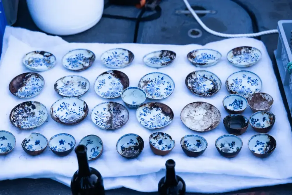 A Shipwreck 'Almost Beyond Belief' Stunned Archaeologists in Norway With Its Cargo of Intact Porcelain Dishes and Luxury Goods
